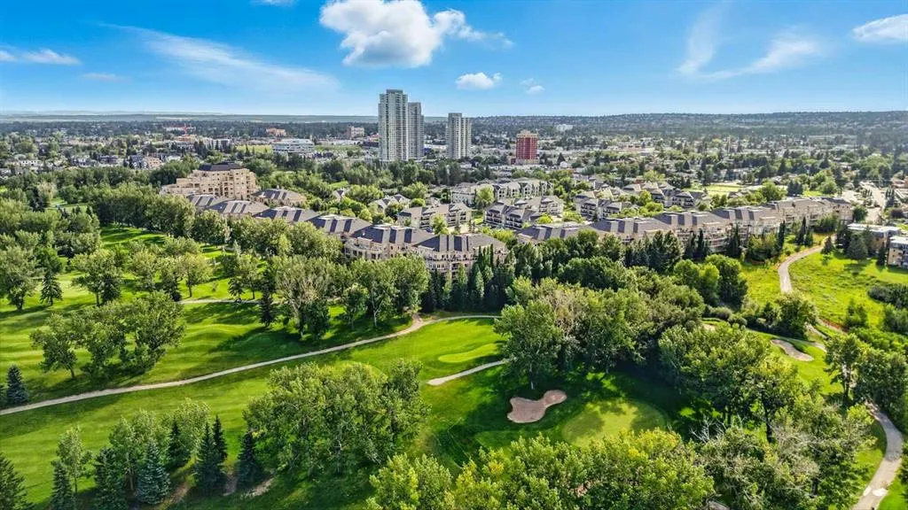 14 Hemlock Crescent SW, #8103