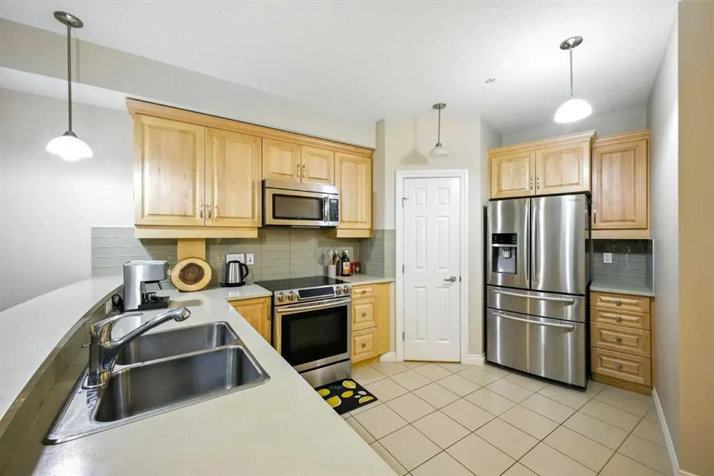 14 Hemlock Crescent SW, #8103