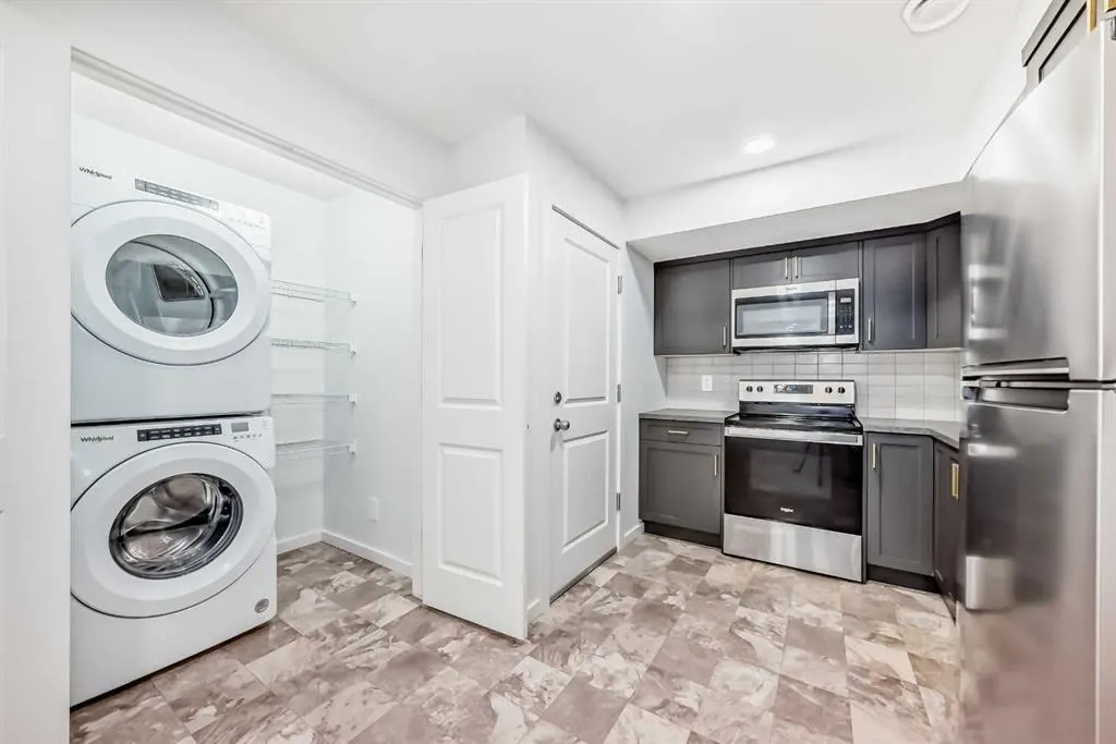 37 LAVENDER Passage SE
