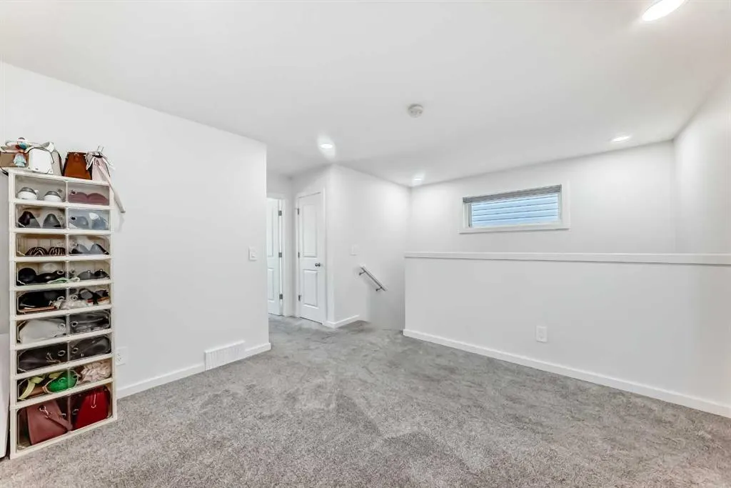 37 LAVENDER Passage SE