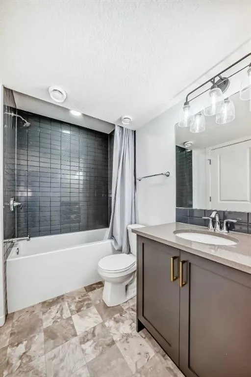 37 LAVENDER Passage SE