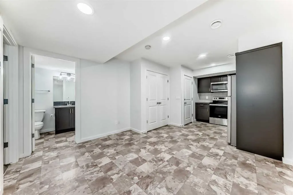 37 LAVENDER Passage SE
