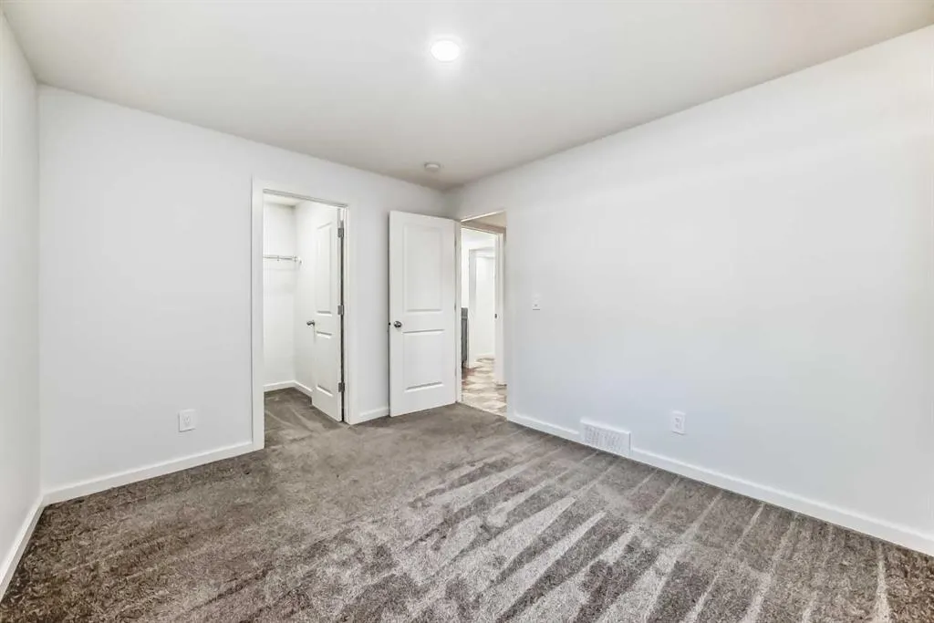 37 LAVENDER Passage SE