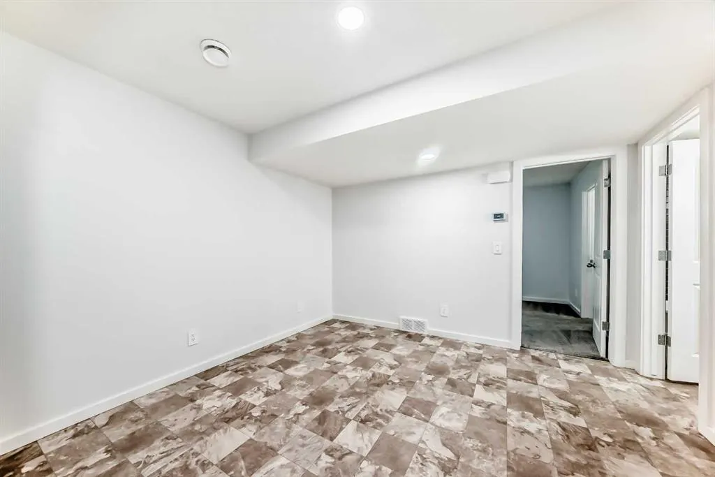 37 LAVENDER Passage SE