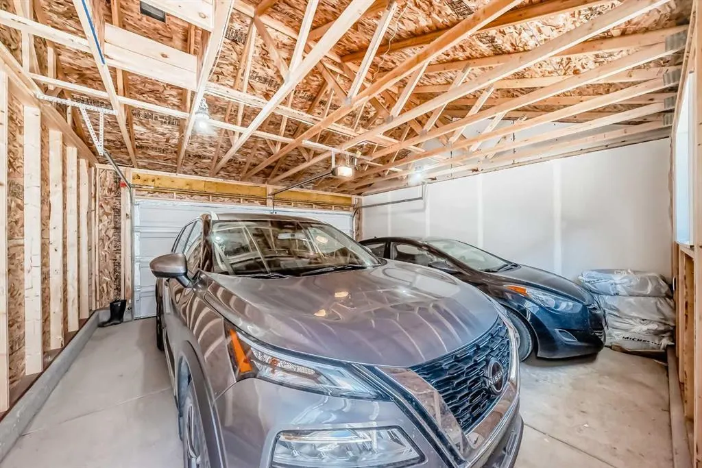 37 LAVENDER Passage SE