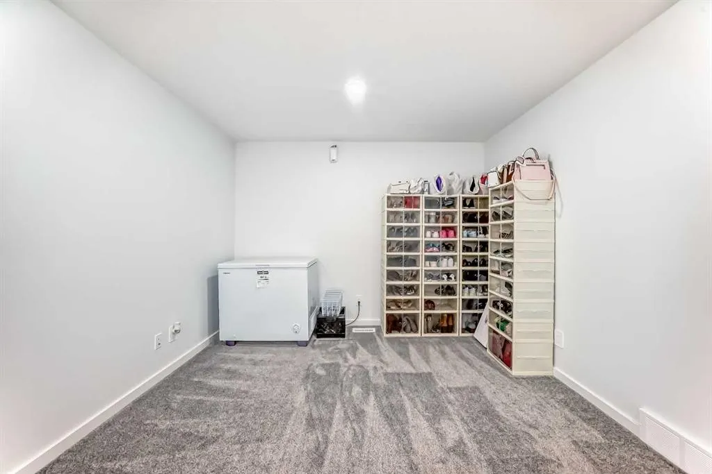 37 LAVENDER Passage SE