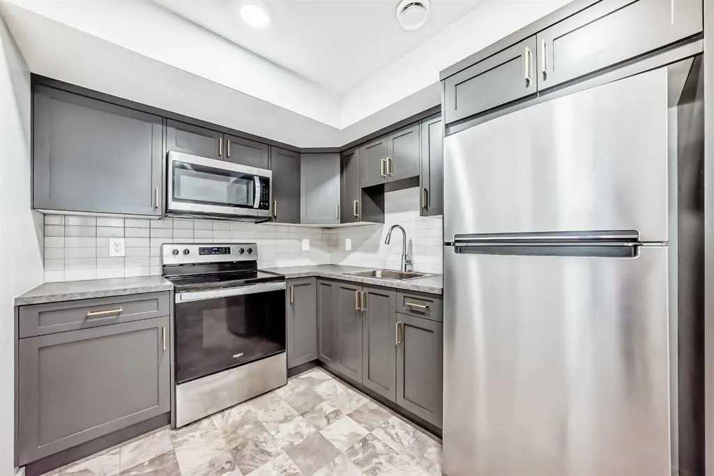37 LAVENDER Passage SE
