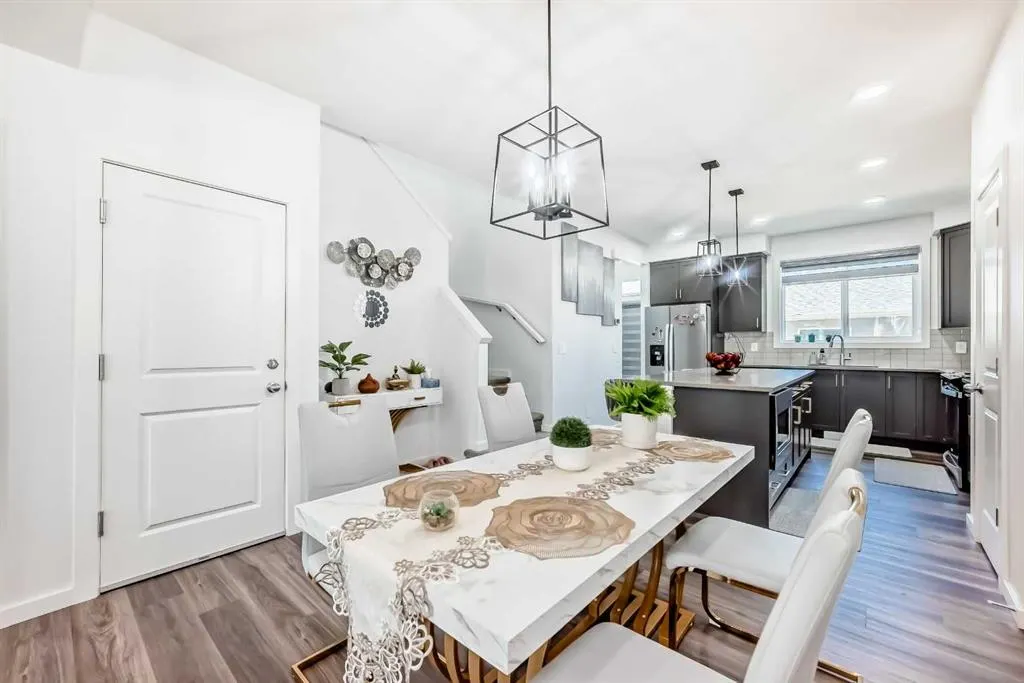 37 LAVENDER Passage SE