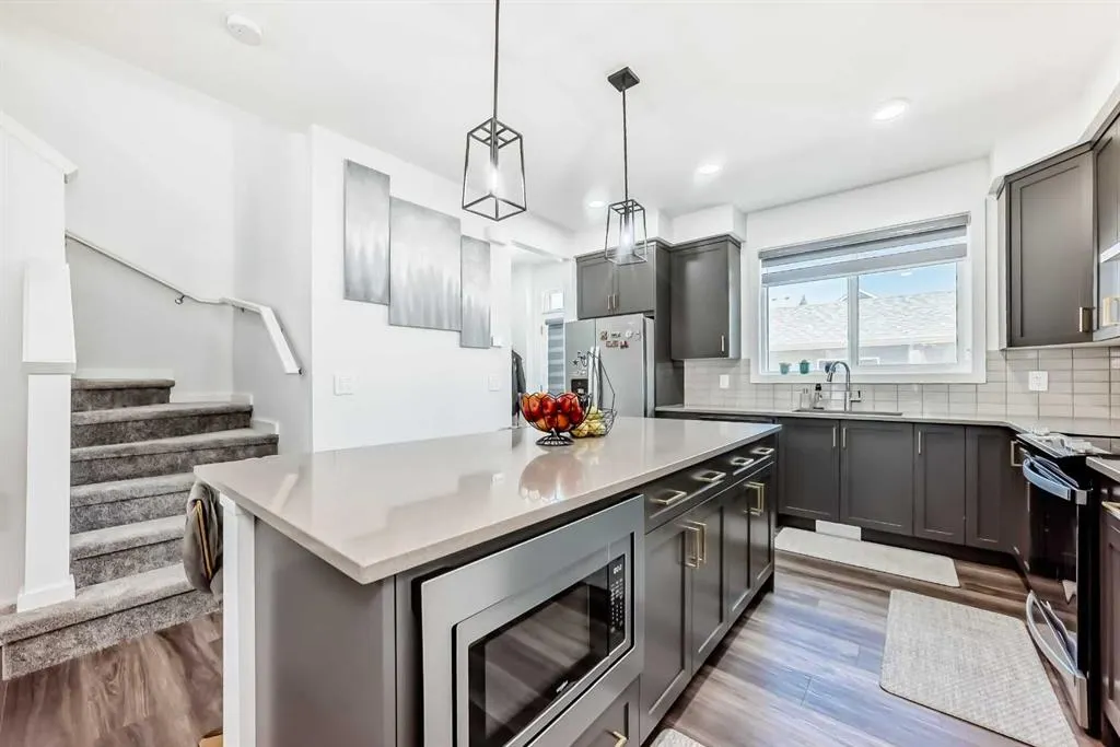 37 LAVENDER Passage SE