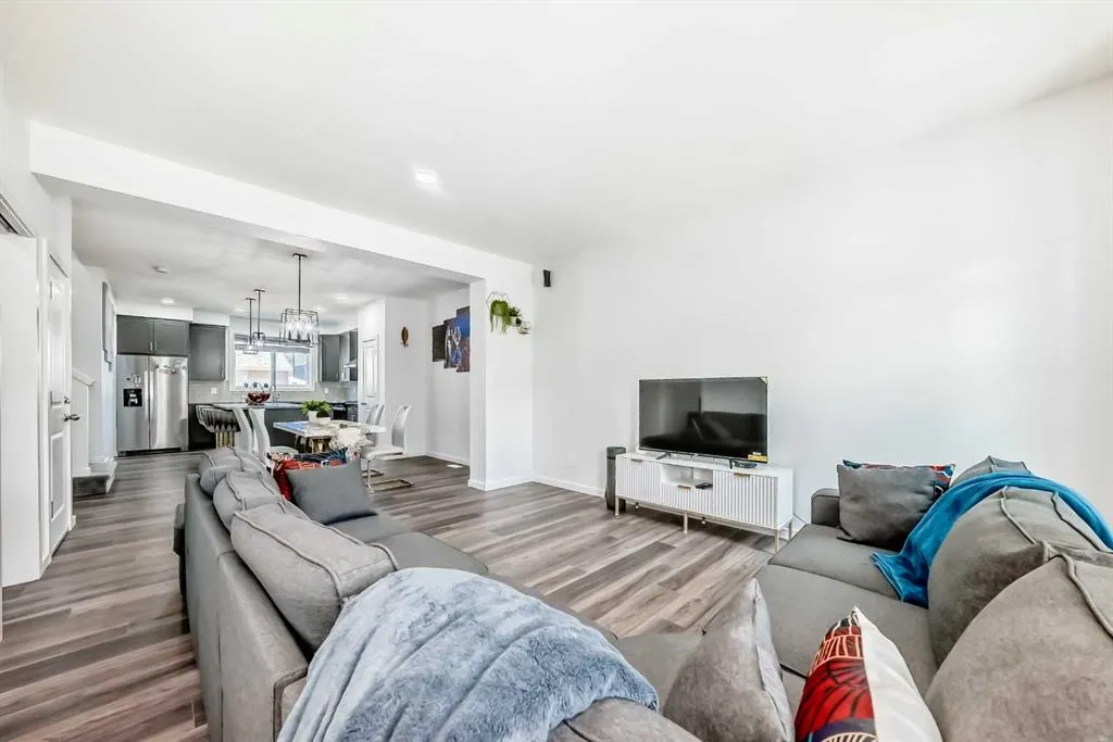 37 LAVENDER Passage SE