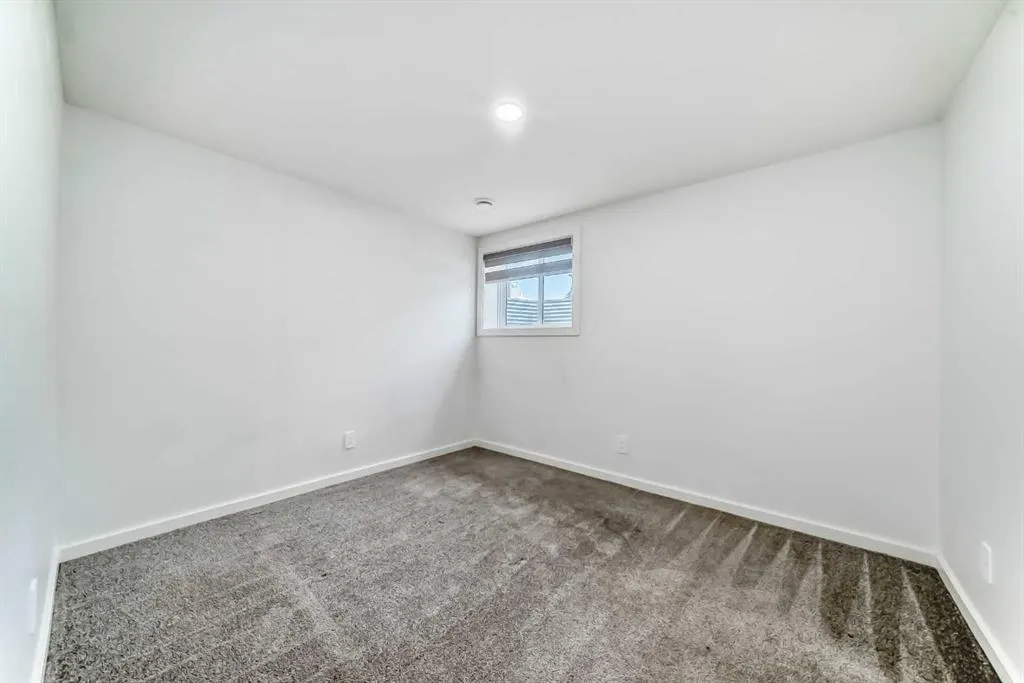 37 LAVENDER Passage SE