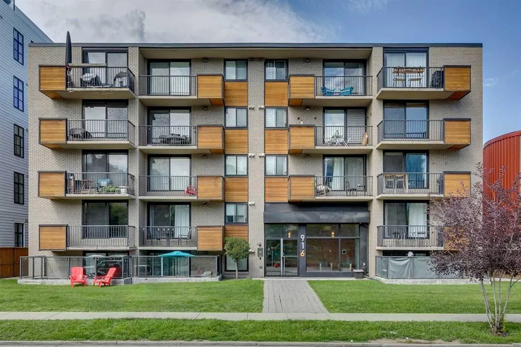 916 Memorial Drive NW, #402