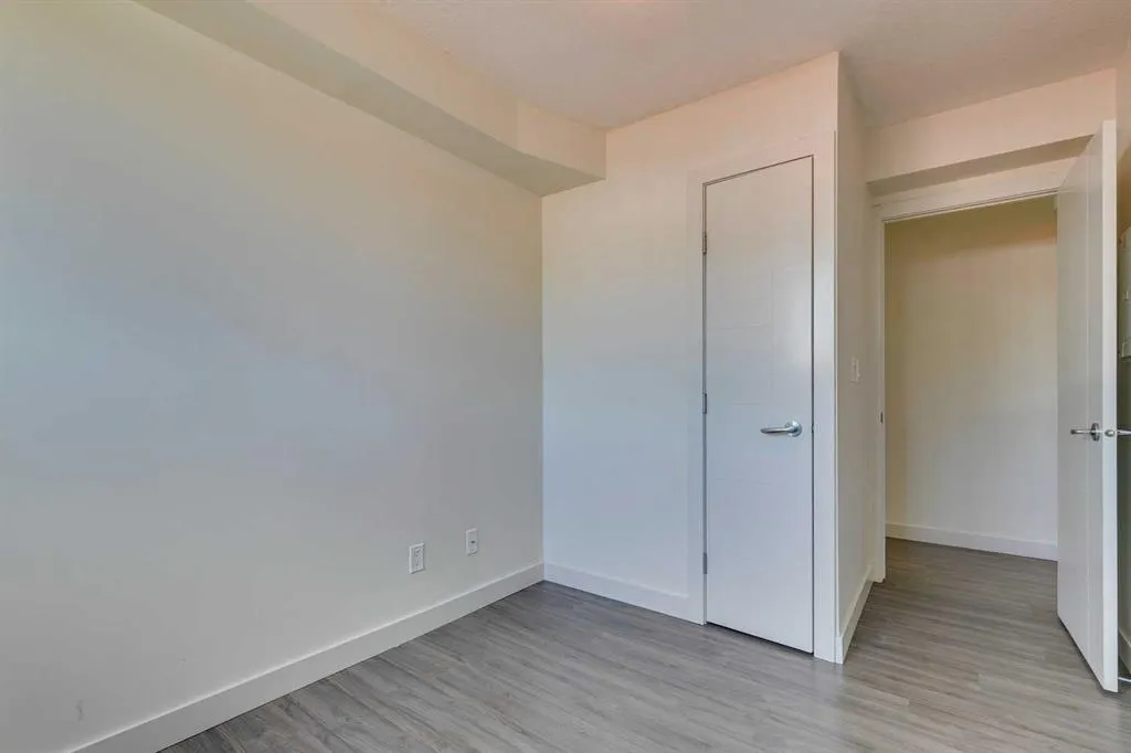 916 Memorial Drive NW, #402