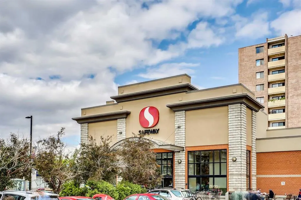 916 Memorial Drive NW, #402