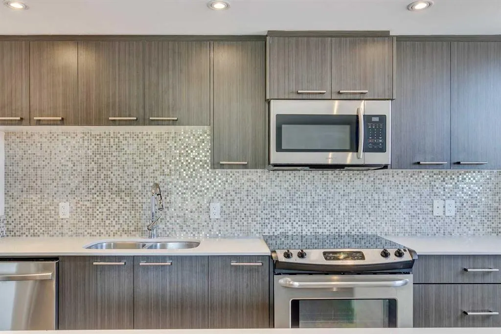 916 Memorial Drive NW, #402