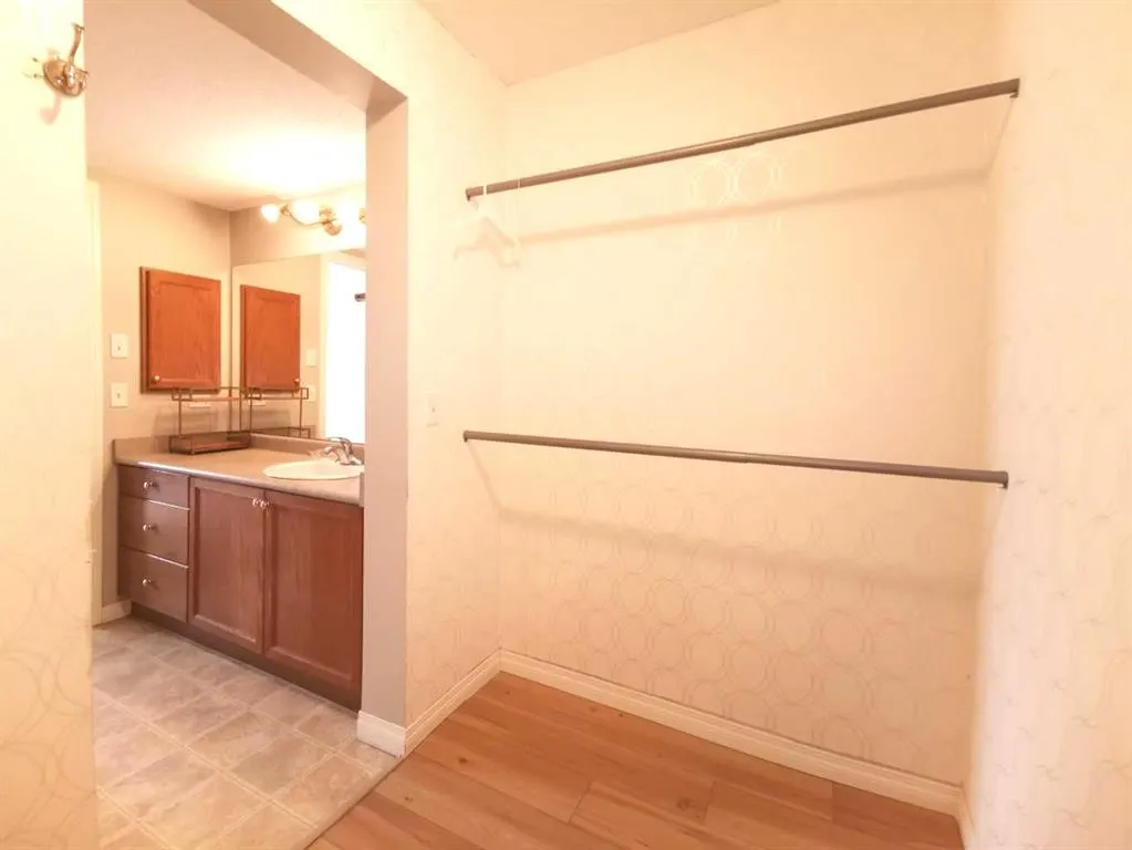 369 Rocky Vista Park NW, #129