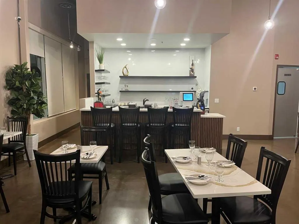 2 Royal Vista Link NW, #1110