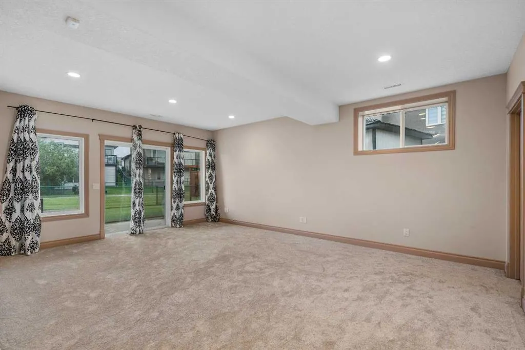 151 Cove Close