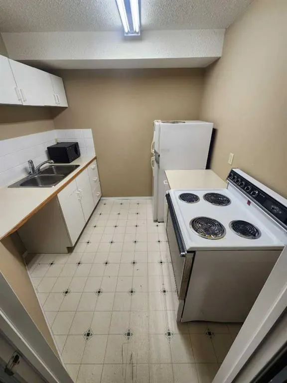 95 Brent Boulevard, #105