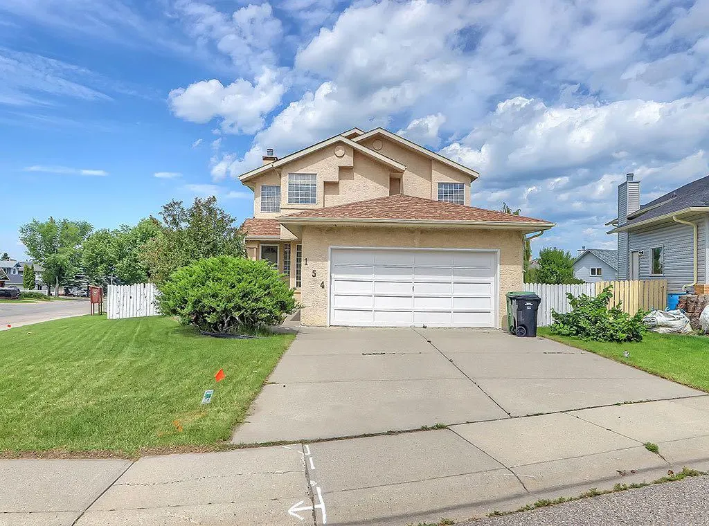 154 Sandarac Drive NW