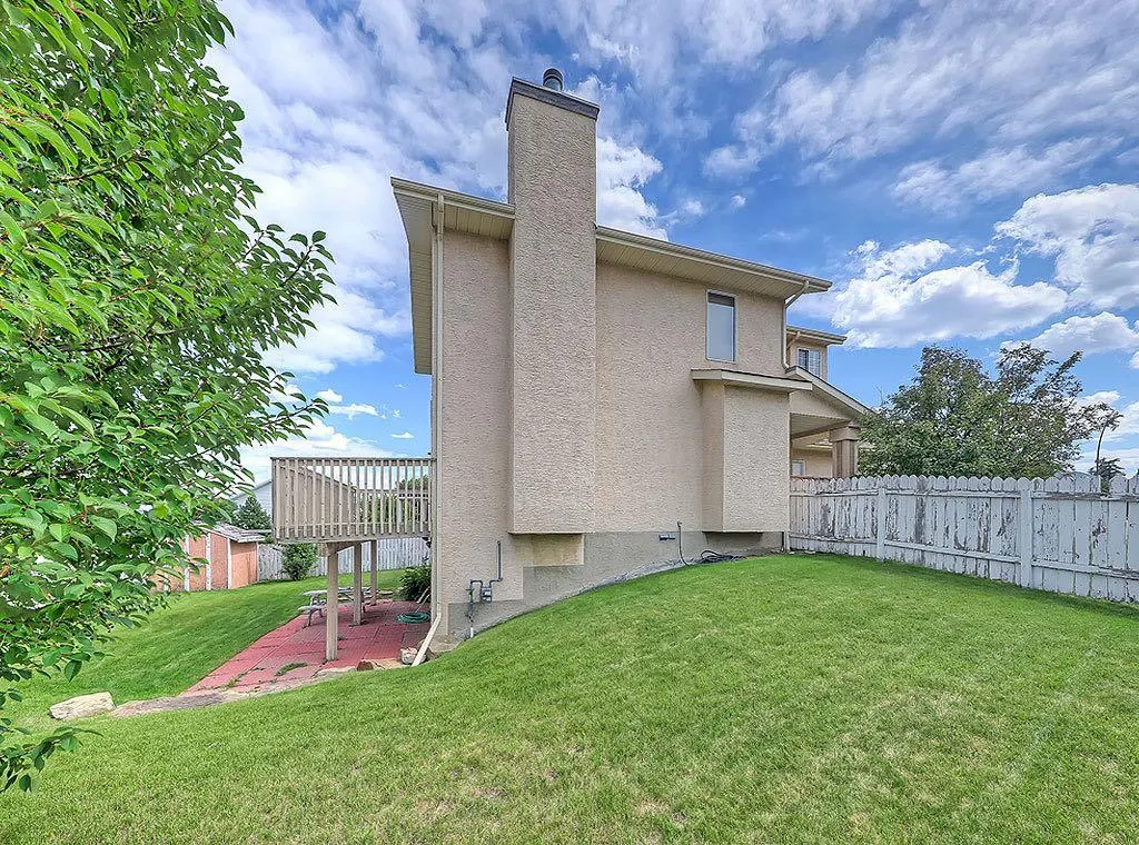 154 Sandarac Drive NW