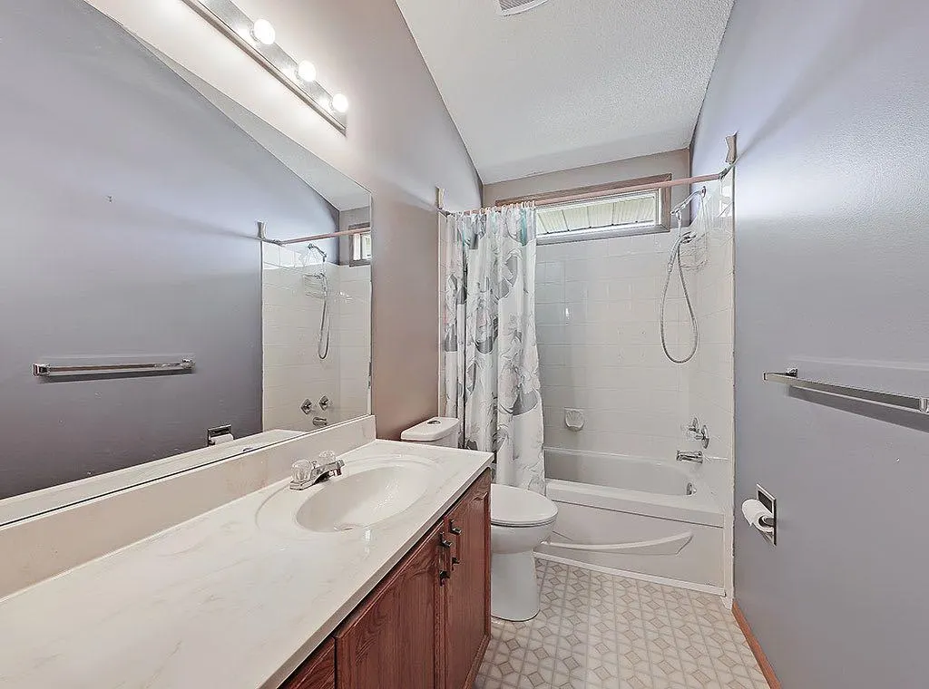 154 Sandarac Drive NW