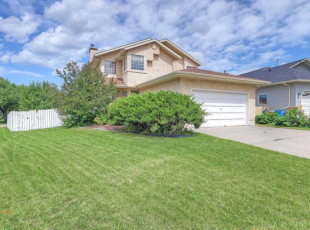 154 Sandarac Drive NW