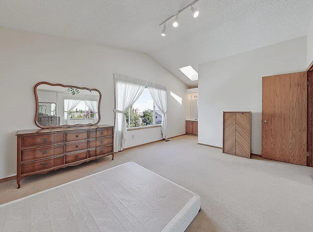 154 Sandarac Drive NW