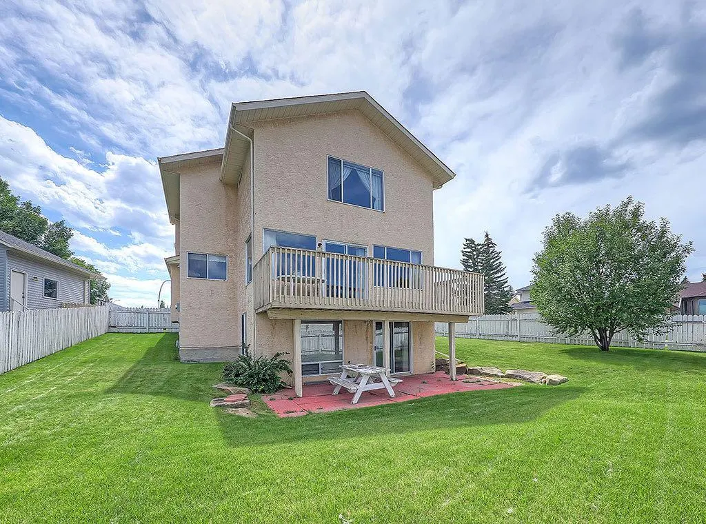 154 Sandarac Drive NW