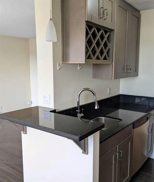 733 14 Avenue SW, #906