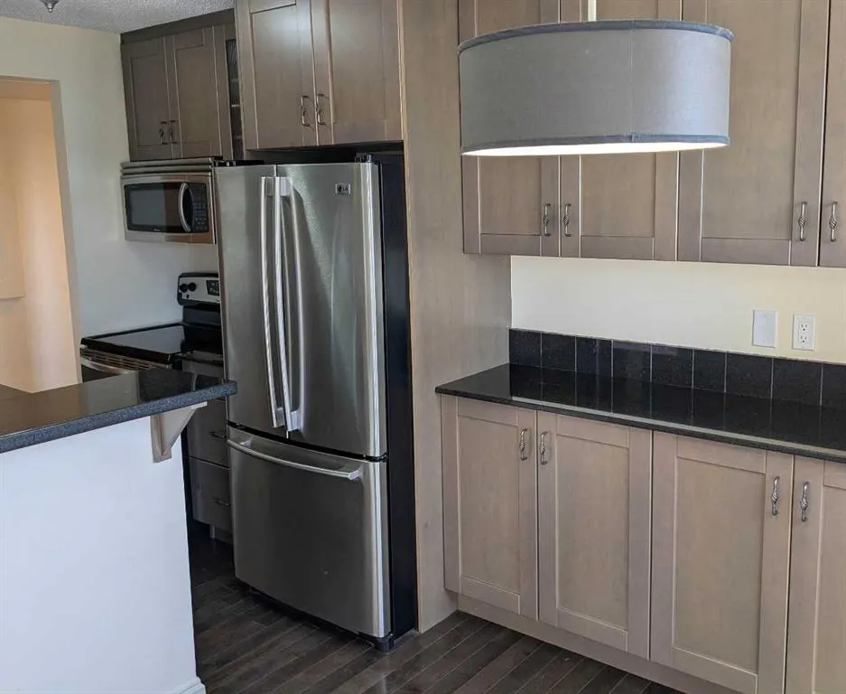 733 14 Avenue SW, #906