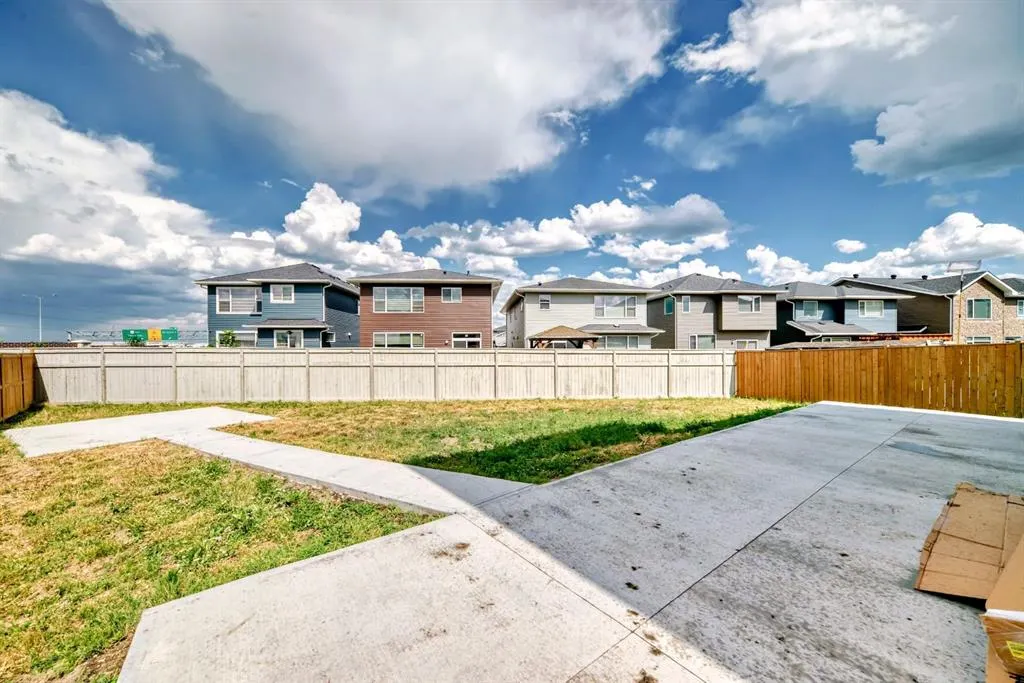 171 Red Sky Crescent NE