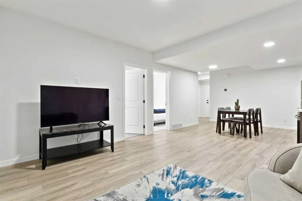 44 Magnolia Crescent SE