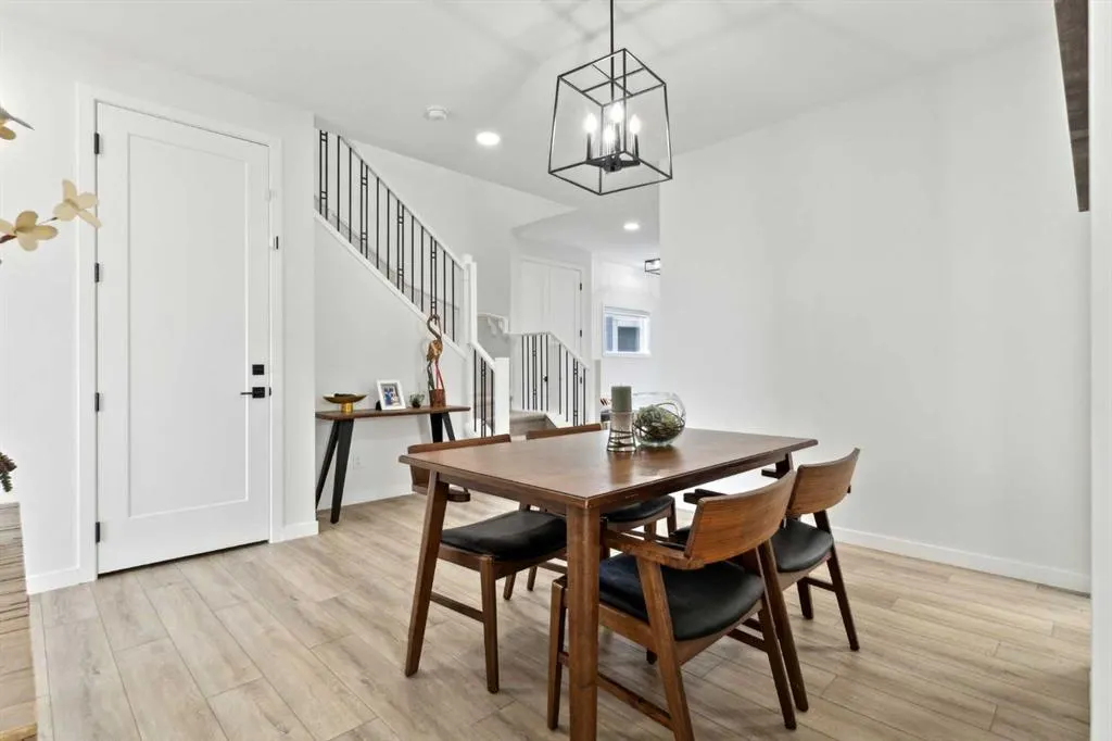 44 Magnolia Crescent SE