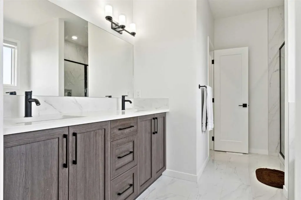 44 Magnolia Crescent SE