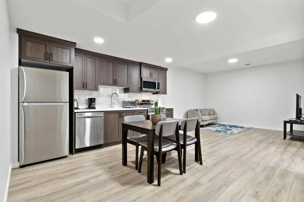 44 Magnolia Crescent SE