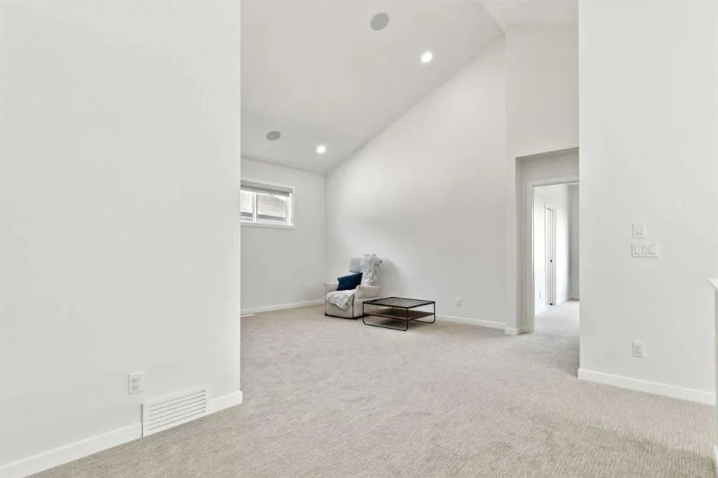 44 Magnolia Crescent SE