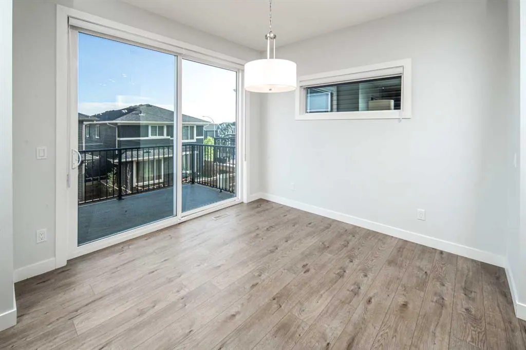 159 Ambleside Crescent NW