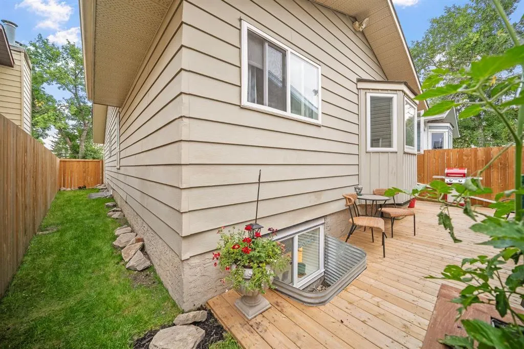 84 Rivervalley Drive SE
