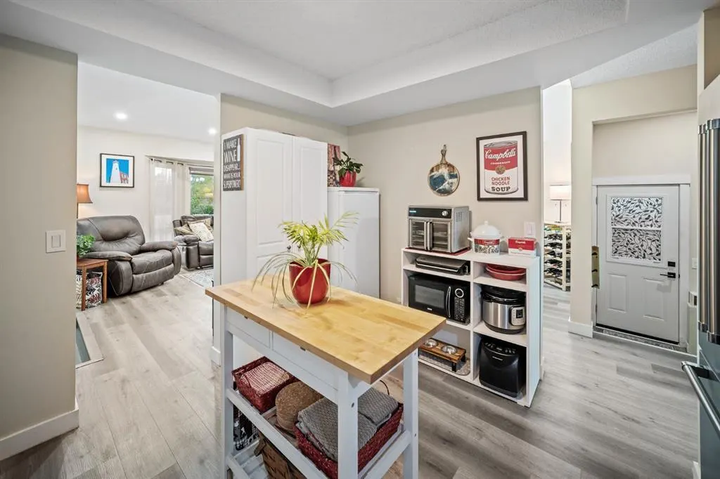 84 Rivervalley Drive SE