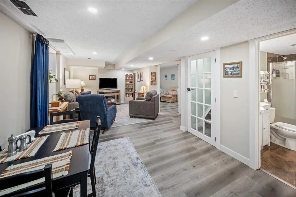 84 Rivervalley Drive SE