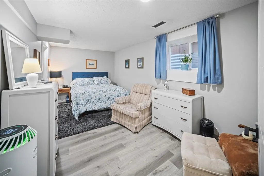 84 Rivervalley Drive SE