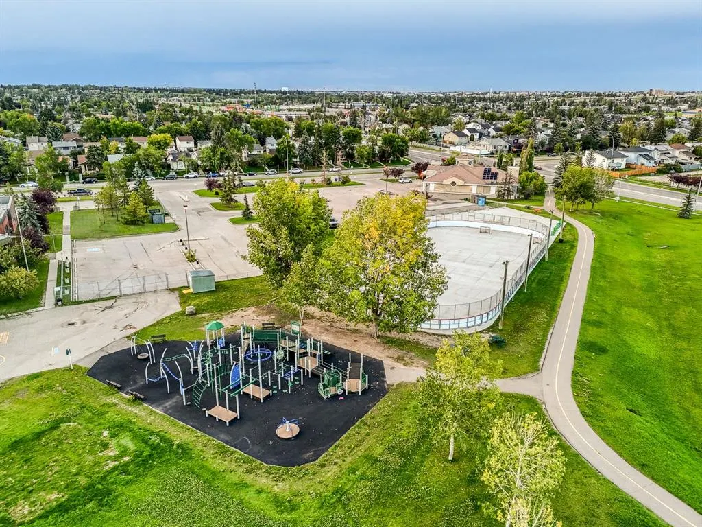 84 Rivervalley Drive SE
