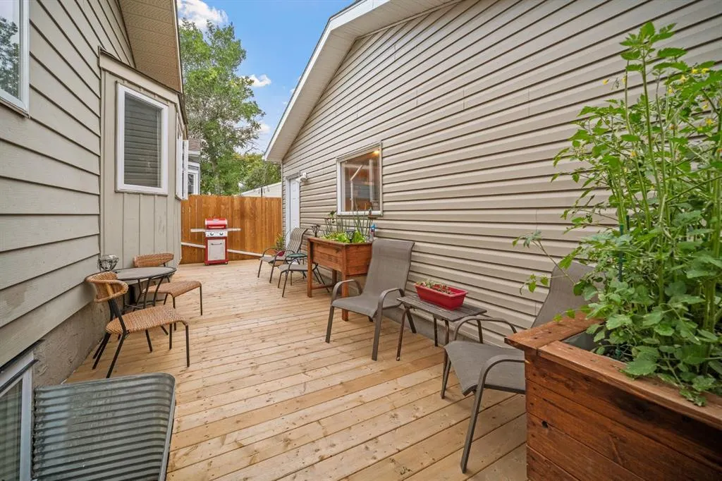 84 Rivervalley Drive SE