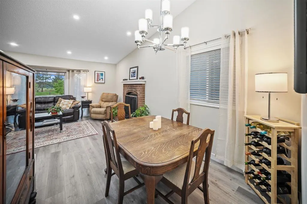 84 Rivervalley Drive SE