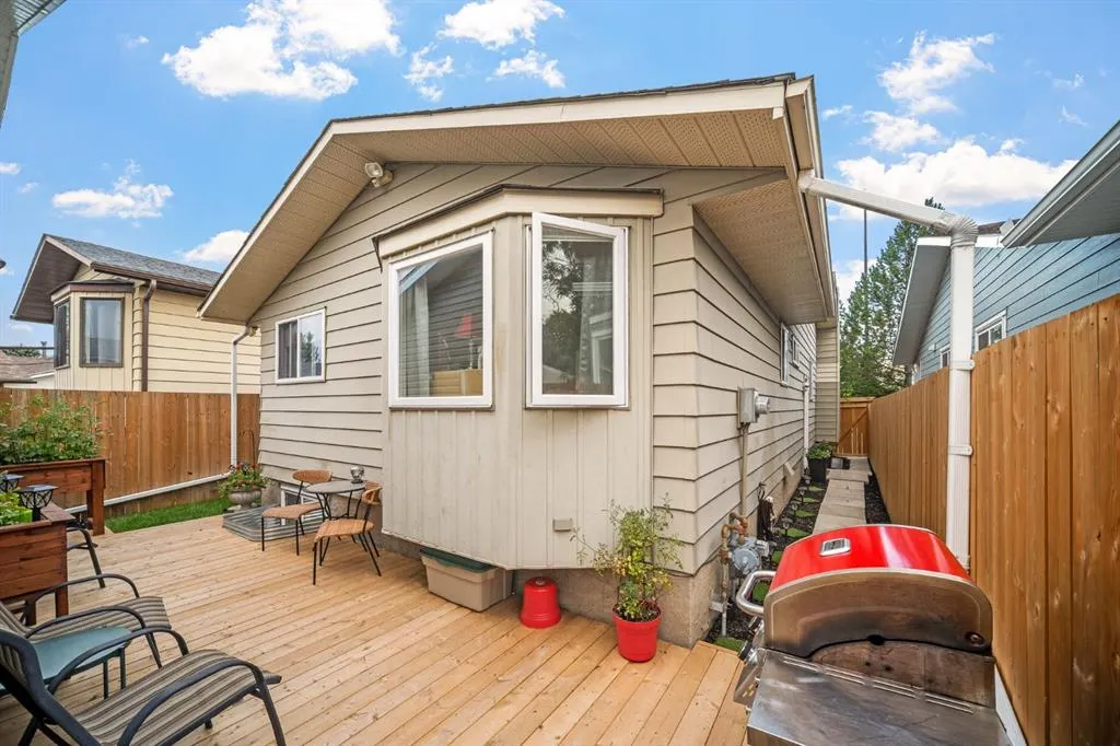 84 Rivervalley Drive SE