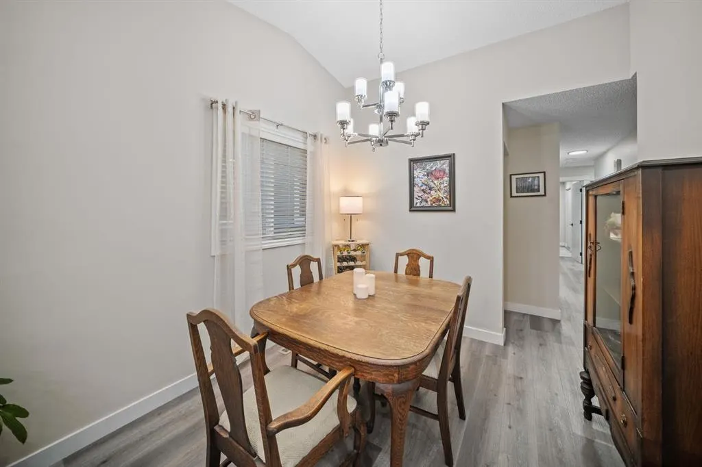 84 Rivervalley Drive SE