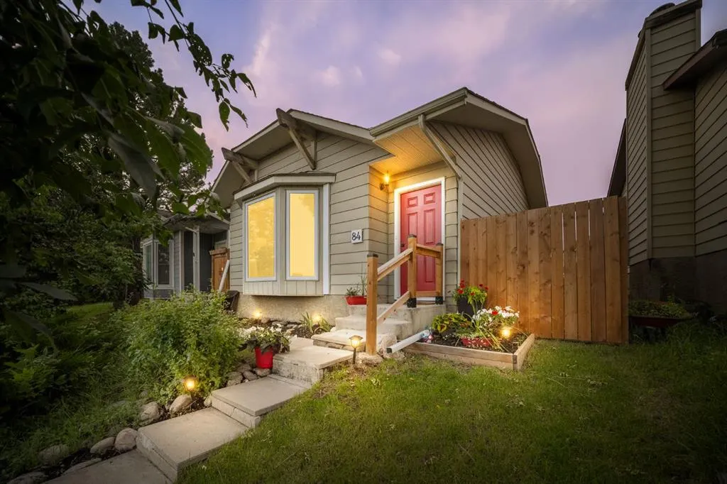84 Rivervalley Drive SE