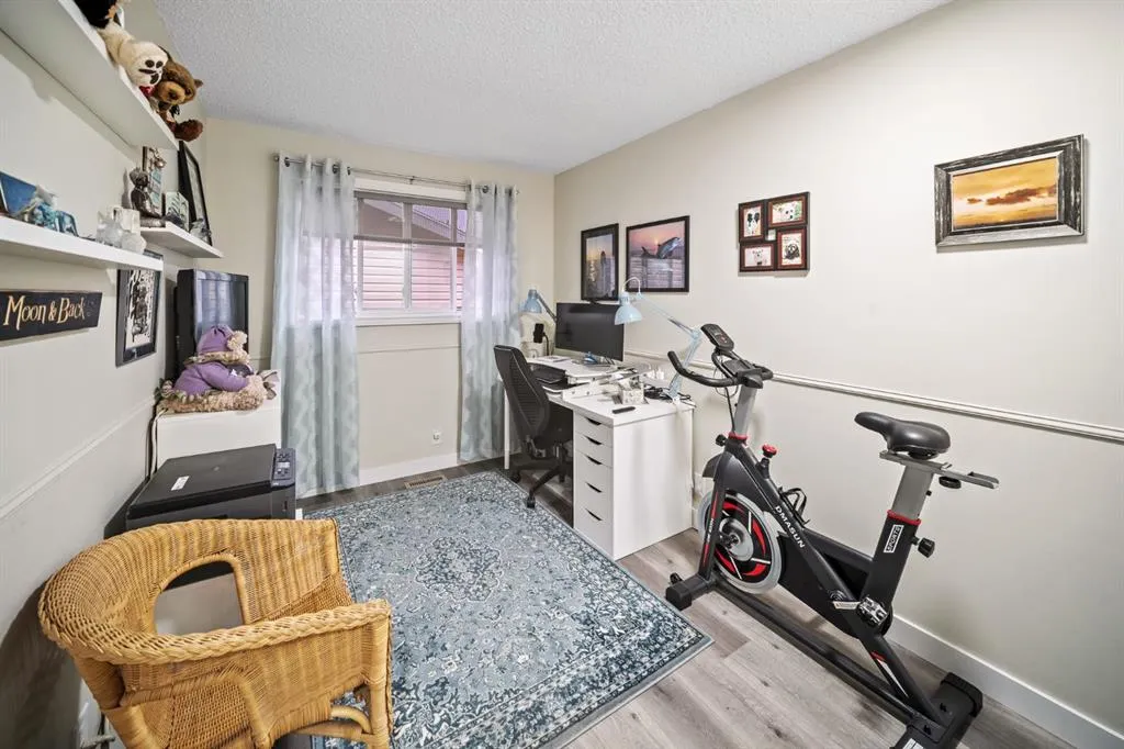 84 Rivervalley Drive SE