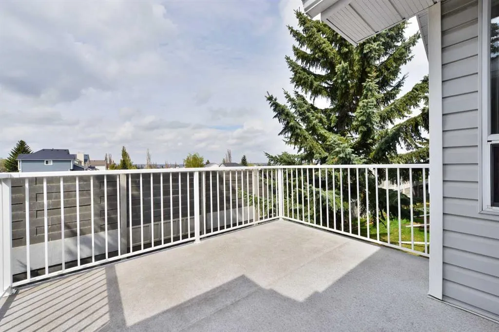 155 Macewan Ridge Villas NW